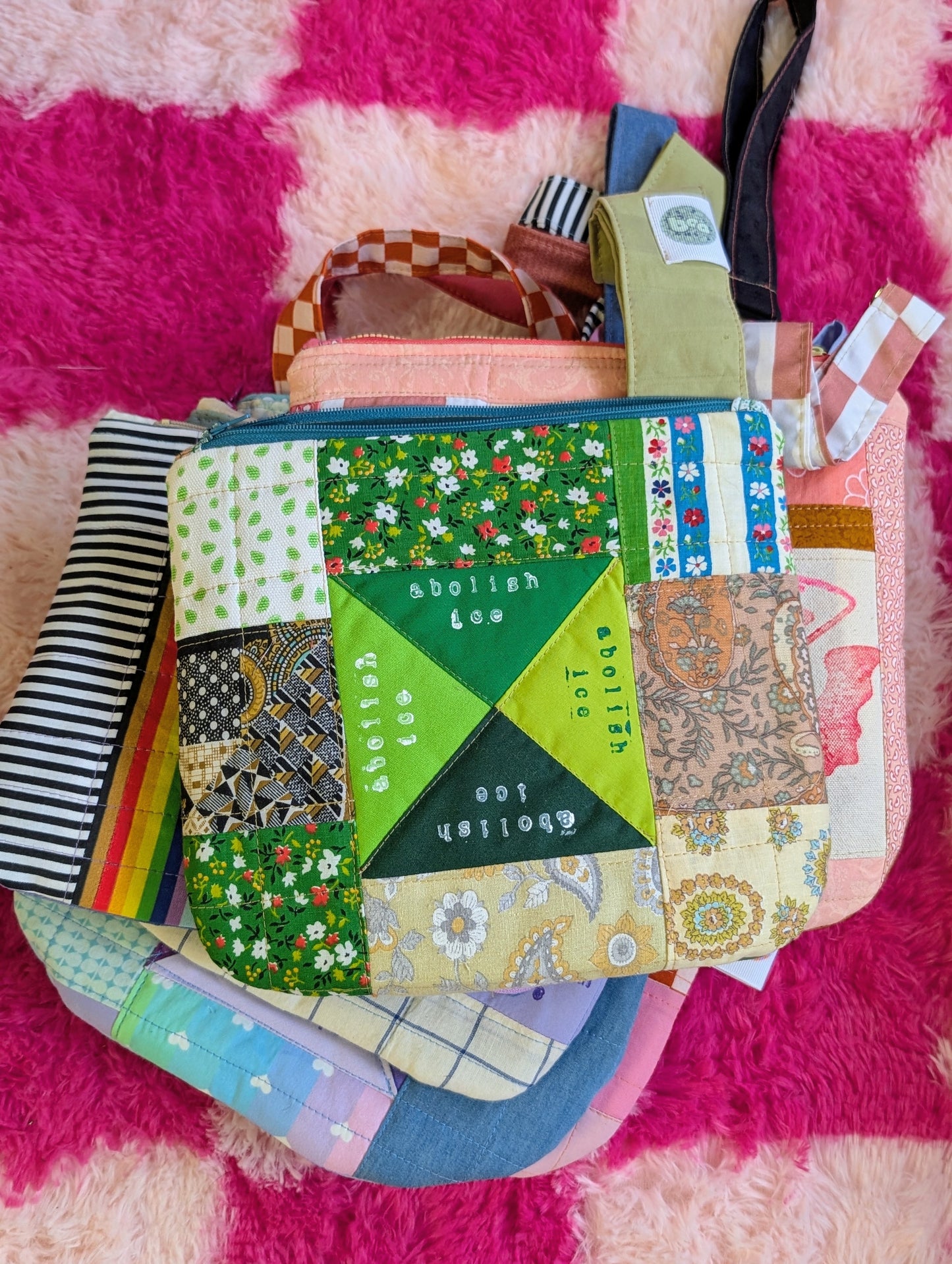 VINTAGE GREEN - Quilted Wristlet