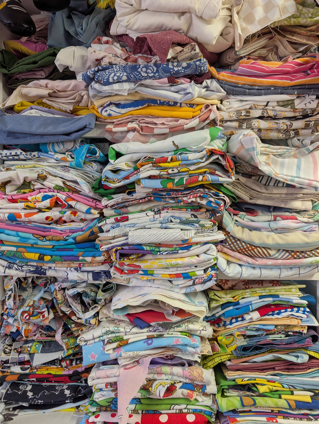 AVAILABLE TEXTILES