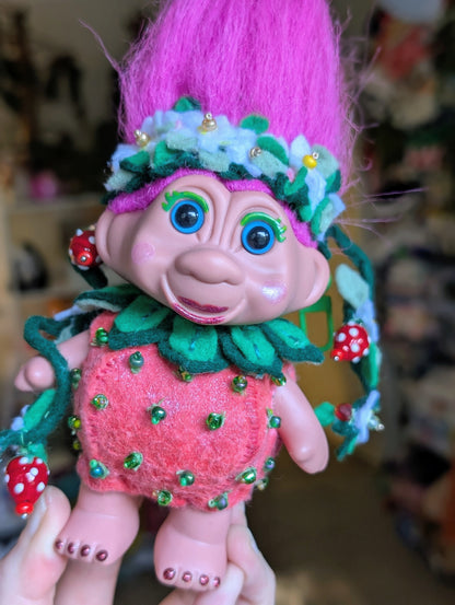 Very Berry - Troll Bag Charm