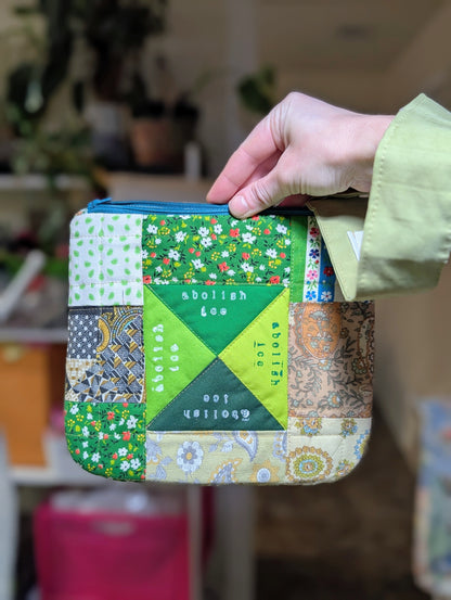 VINTAGE GREEN - Quilted Wristlet