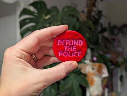 DEFUND THE POLICE 🧲 - Red & Pink